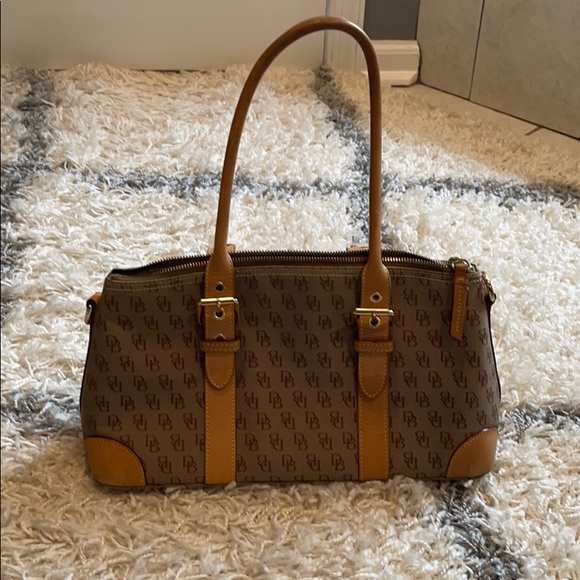 Dooney & Bourke purse - Picture 3 of 9